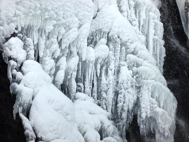 滝野すずらん公園・アシリベツの滝氷爆