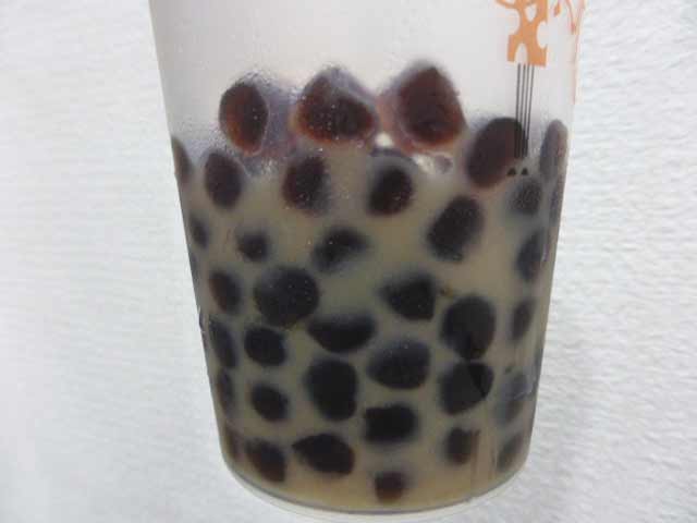 台湾タピオカ・37.2℃、黒糖ミルクティーLサイズ
