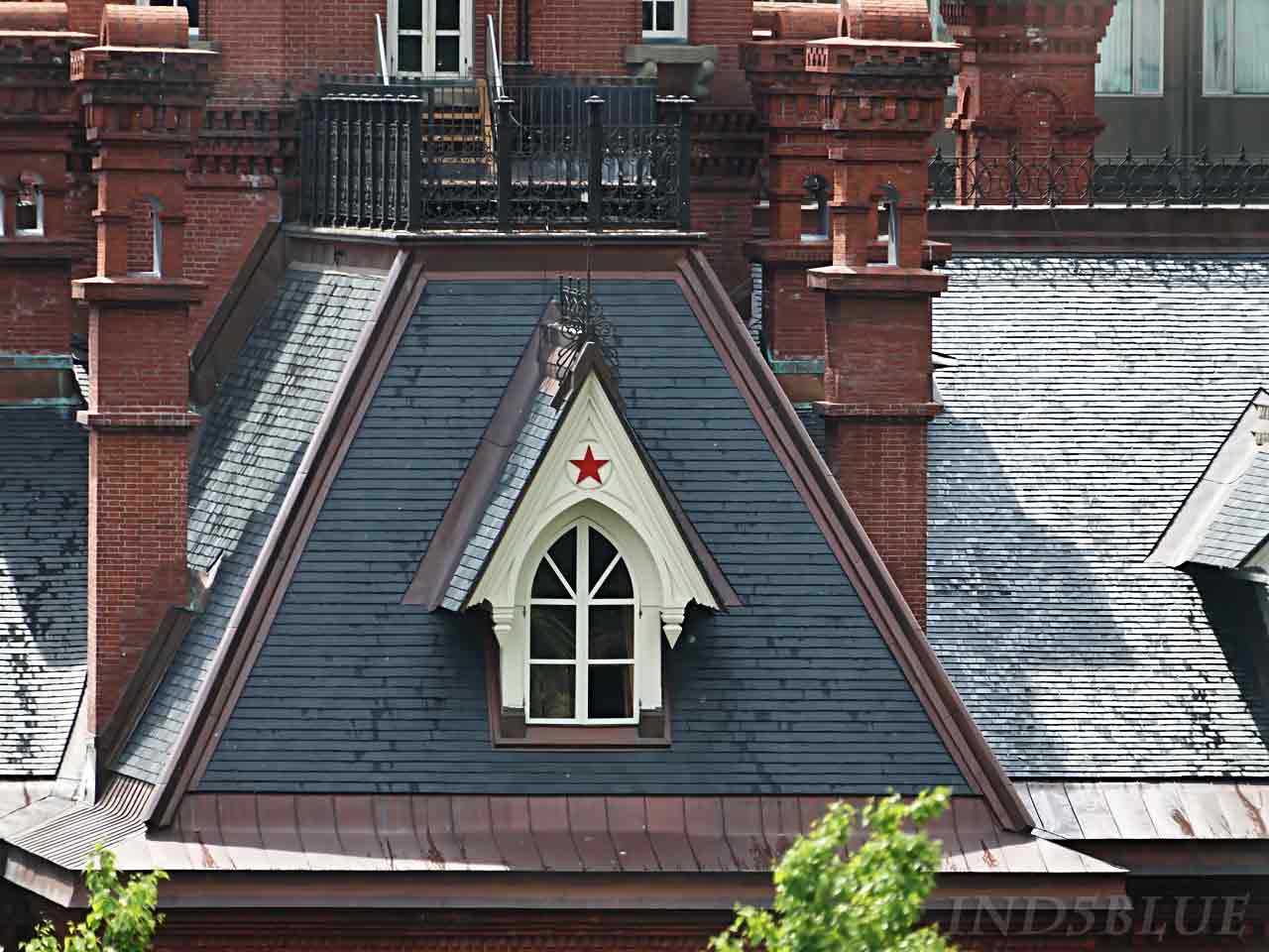 赤れんが庁舎、赤い星マーク