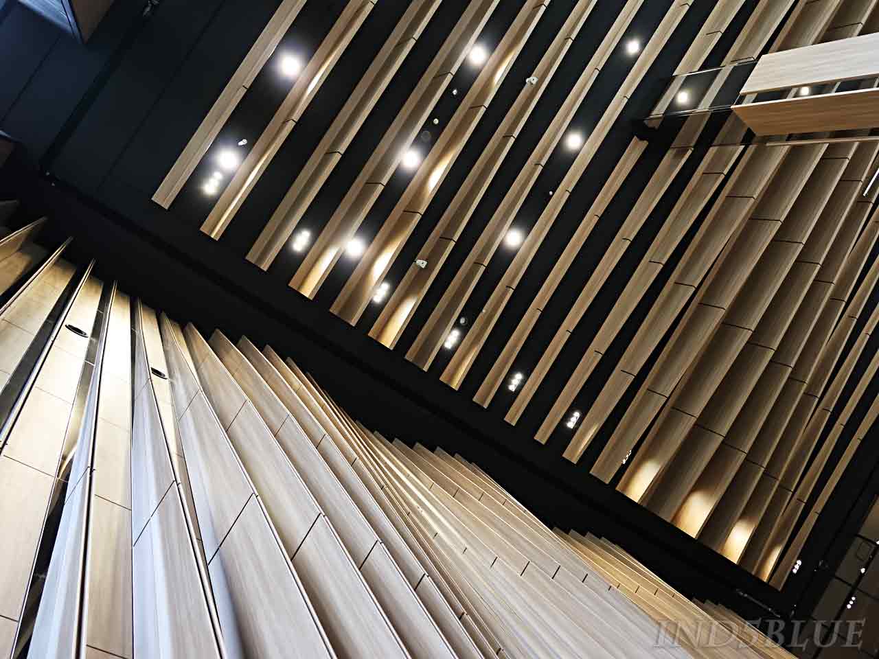 赤れんがテラスの天井