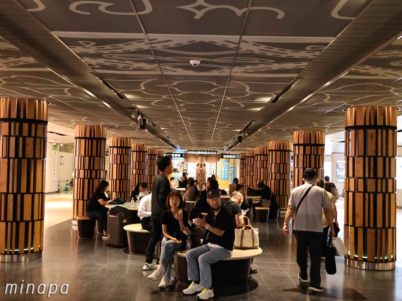 minapa(ミナパ)、椅子