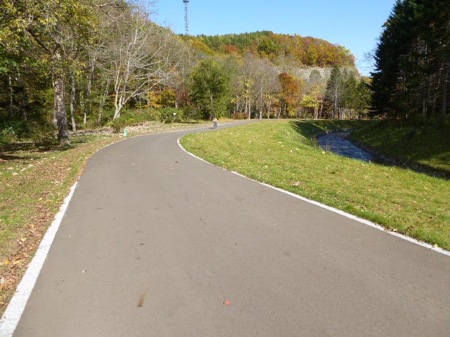 滝野すずらん公園渓流口紅葉