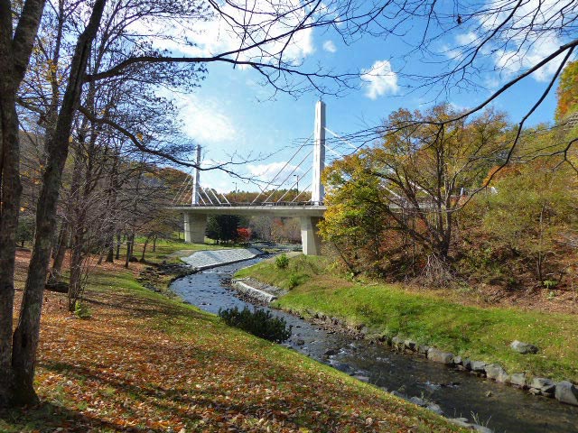 滝野すずらん公園渓流口紅葉