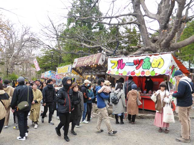 北海道神宮、屋台フルーツあめ、