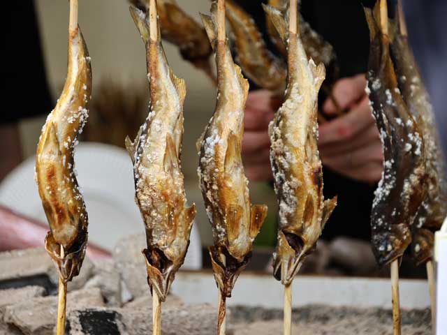 魚の串焼き