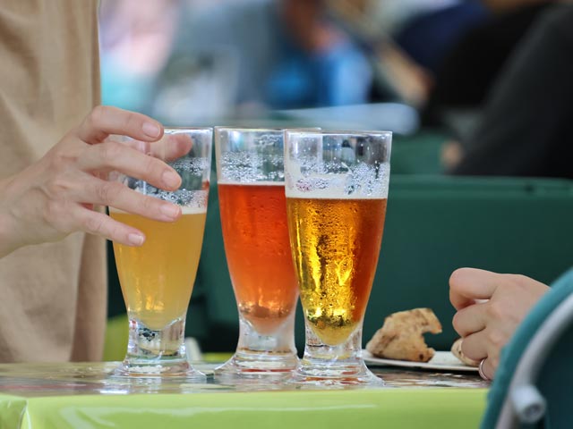 キリン一番搾りビアガーデン、冷えたビールグラス
