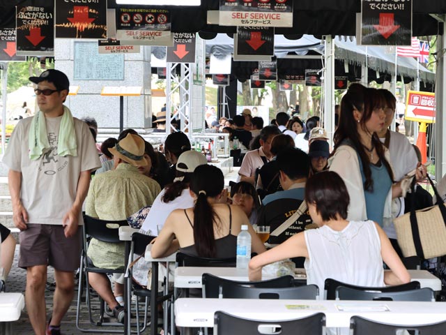 世界のビール広場、世界のビール会場の屋根付きテーブ席