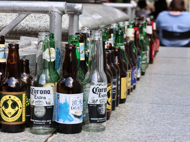 世界のビール広場、瓶ビールマルシェいろんな空き瓶