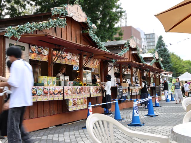 札幌ドイツ村、世界のフード屋台