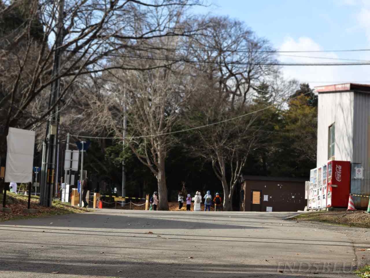 北海道神社庁、駐車場の入り口