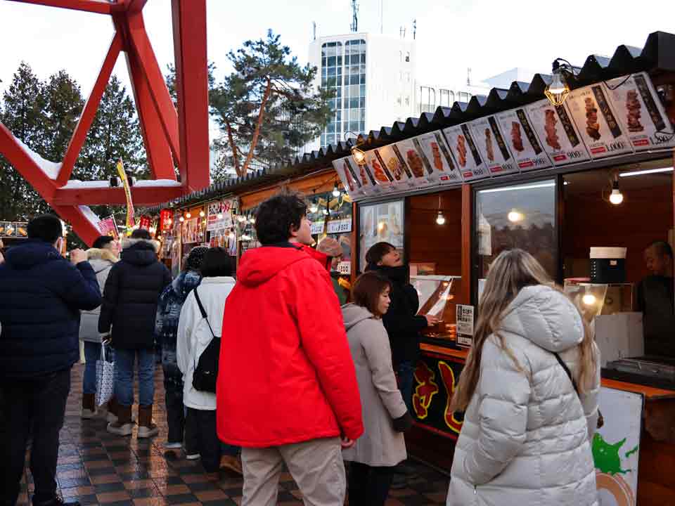 屋台：串焼きなど