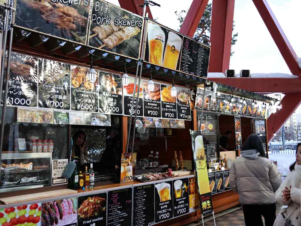 屋台：ビール、焼き物