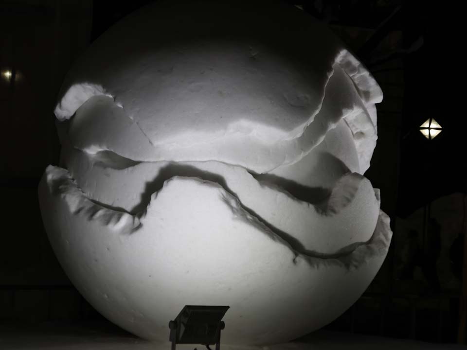 雪像彫刻(夜)：CORE 核