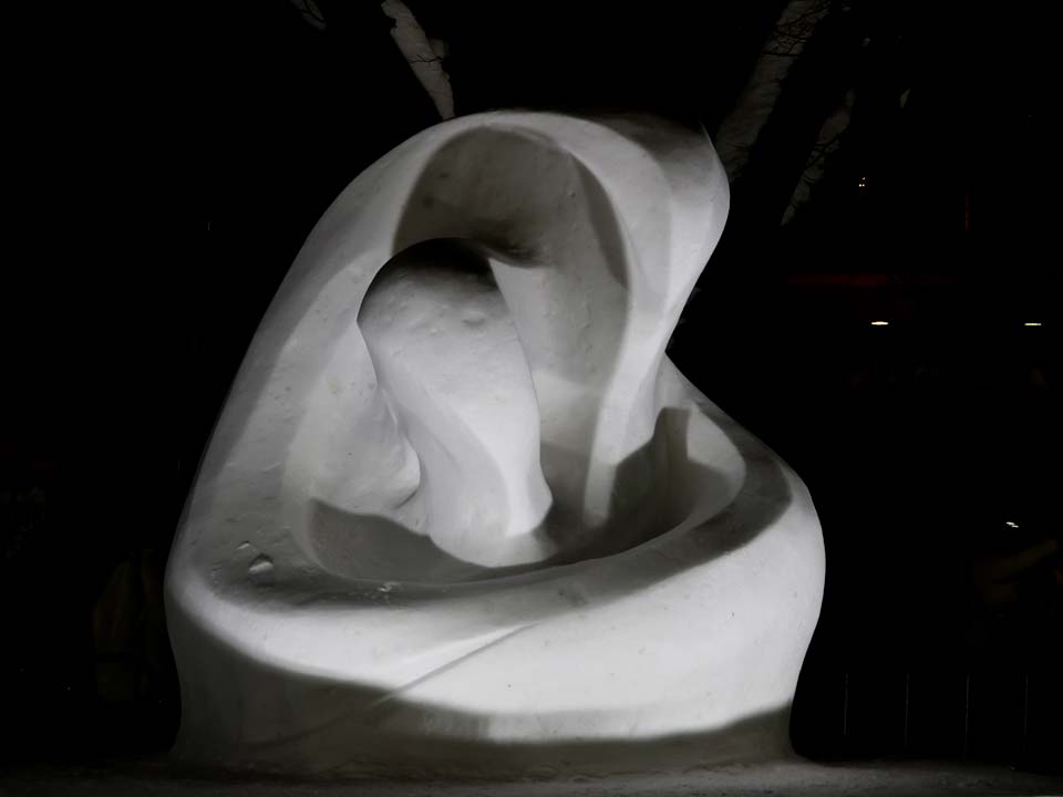 雪像彫刻(夜)：巡る Megru